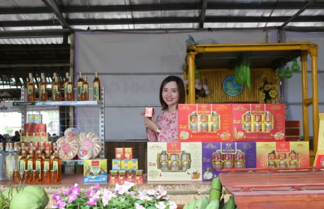 Không gian quảng bá trái cây, hoa kiểng và sản phẩm OCOP