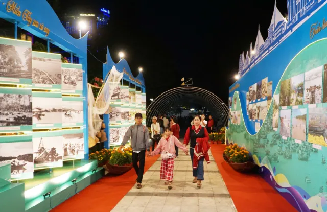 Triển lãm ảnh “Nhịp sống trên sông - Miền Tây xưa và nay” 