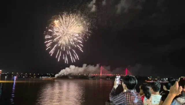 Công viên Sông Hậu - Điểm bắn pháo hoa tầm cao tại Cần Thơ