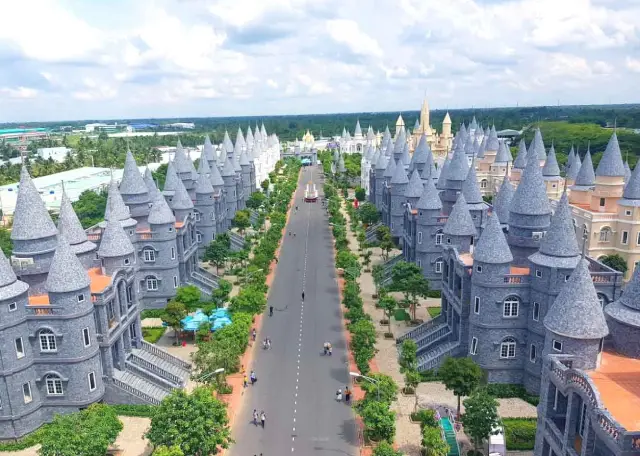 Khu vui chơi Võ Trường Toản