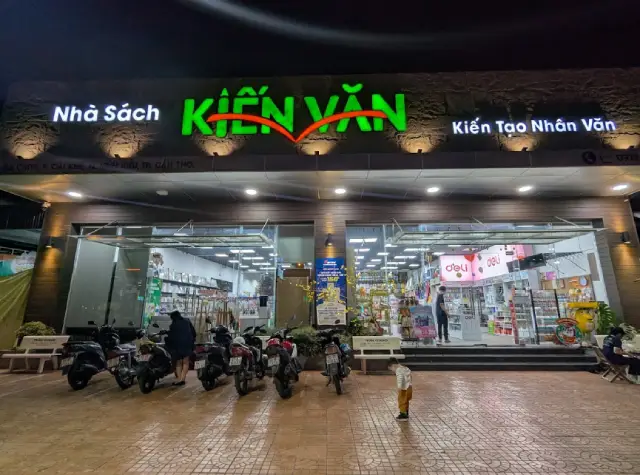 Nhà sách Kiến Văn Cần Thơ